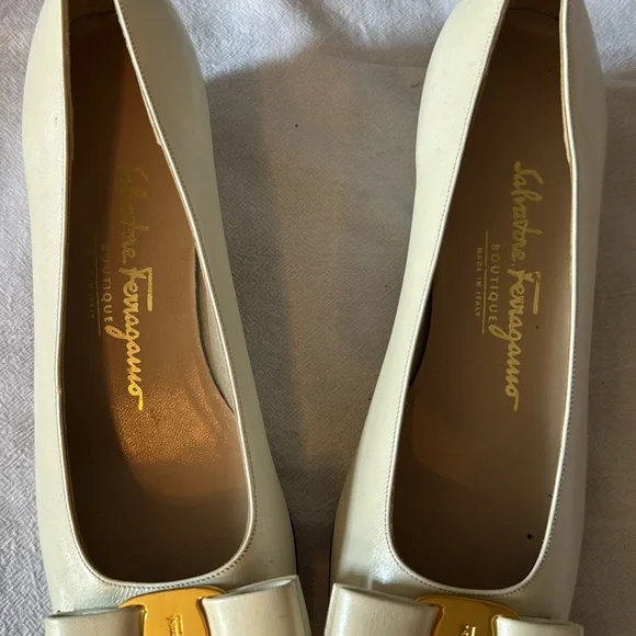 NEW Vintage Salvatore Ferragamo Leather Vara Bow Pumps Size 8 AA - Picture 2 of 4
